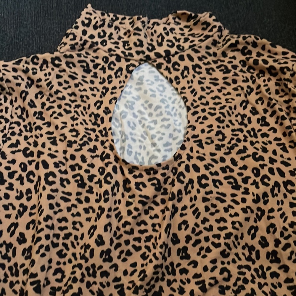 Cheetah blouse - Picture 3 of 6